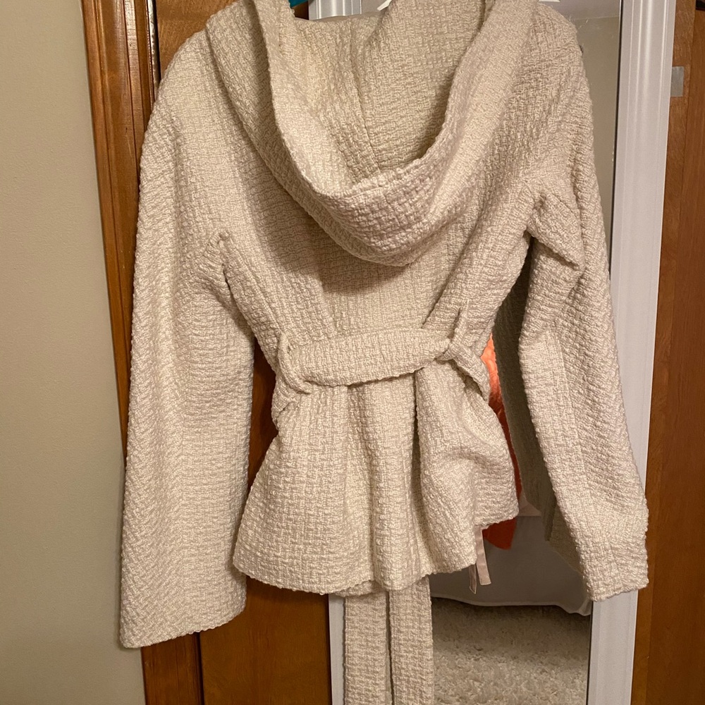 Jacket/Outerwear - image 3